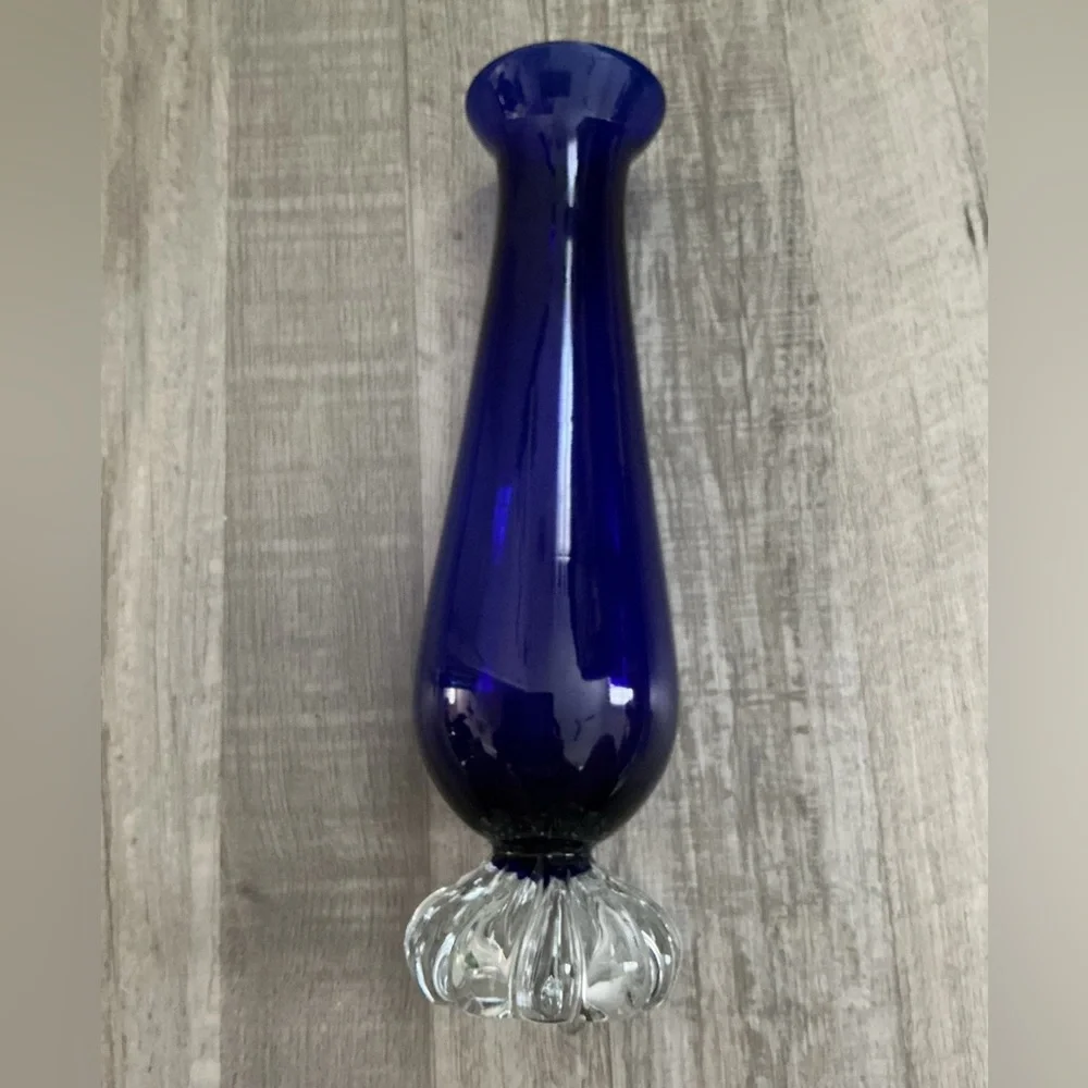 Vintage cobalt blue art glass bud vase featuring a hand-blown trumpet design